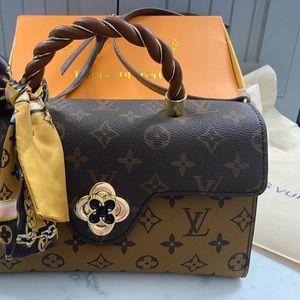 Boutique LV purse